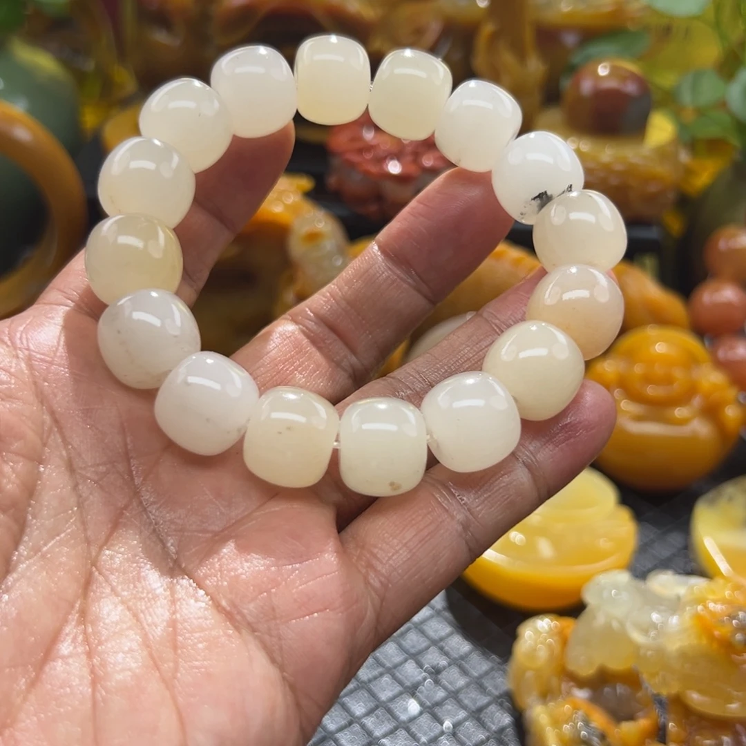 石英质玉未镶嵌颈饰