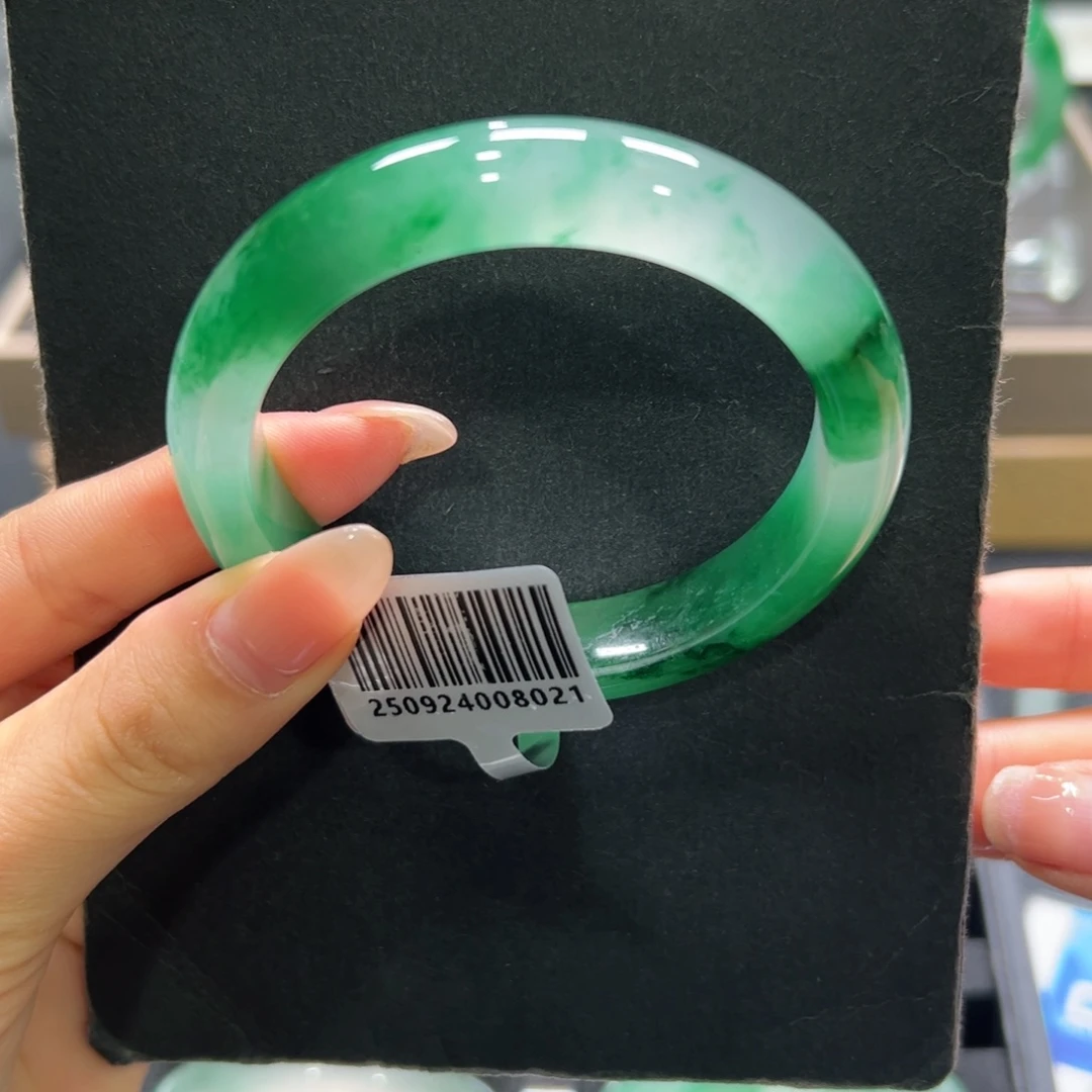 石英质玉（非洲翠）未镶嵌手镯