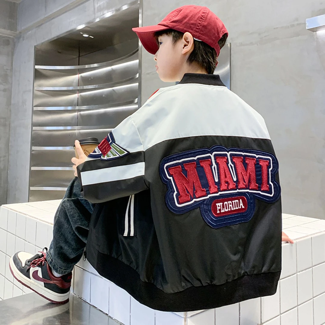 男童外套春秋款2025新款儿童秋装宽松大童秋季男孩拼接夹克痞帅风