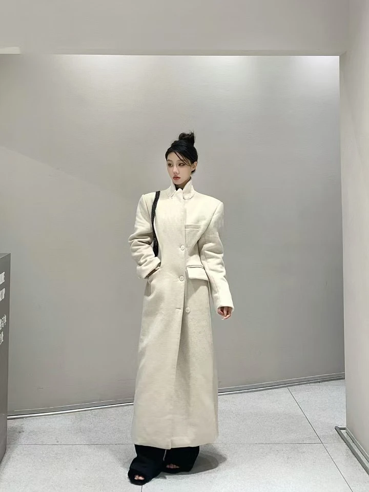 冬季白色收腰大衣外套