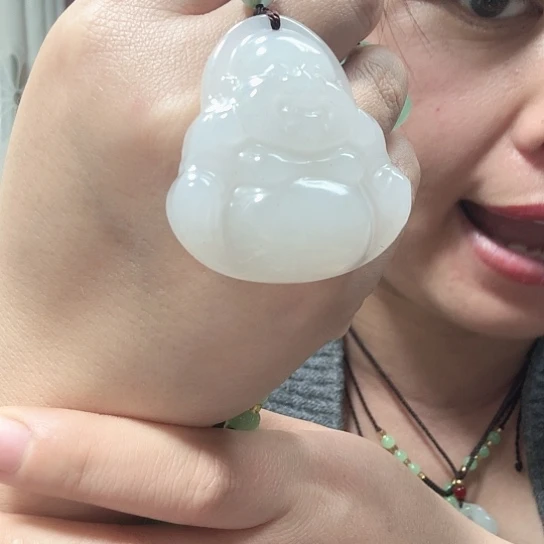 石英质玉未镶嵌颈饰大佛公