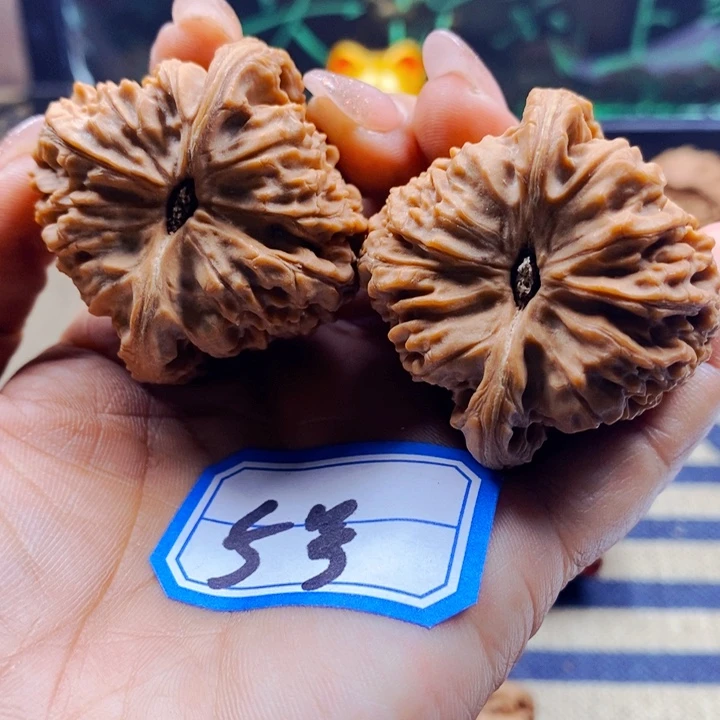 把件文玩核桃南江石