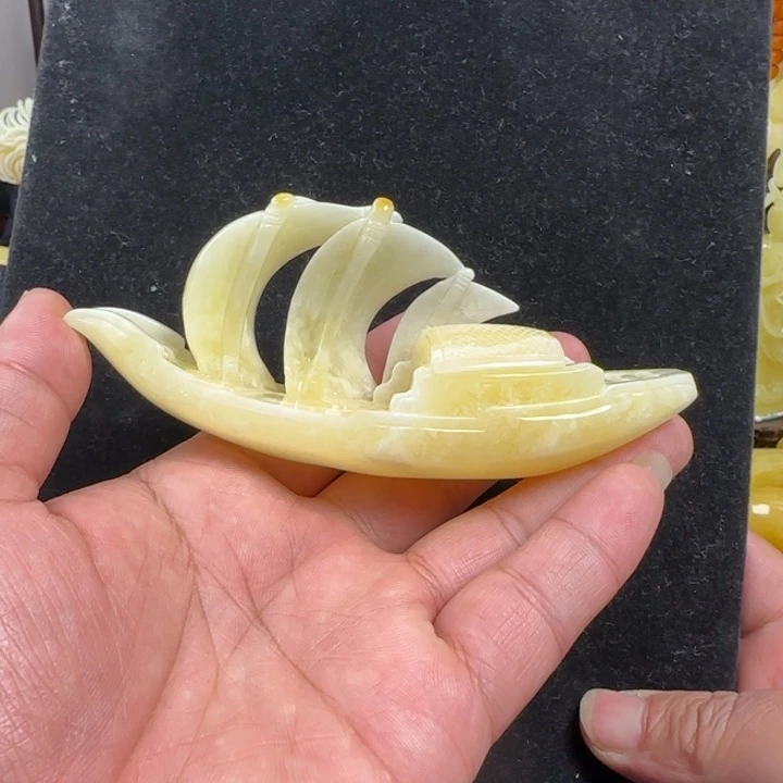 蜜蜡珠宝奇石未镶嵌