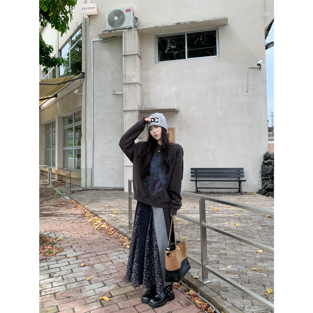 复古灰色花朵印花圆领长袖卫衣女秋季宽松套头百搭休闲慵懒风上衣