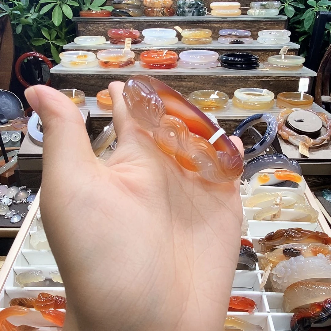 玛瑙/玉髓手镯未镶嵌