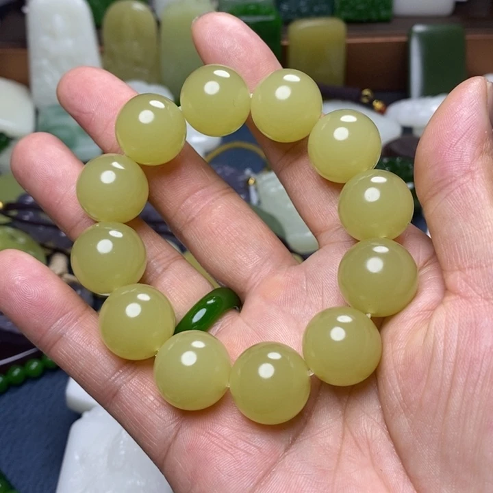 吊坠(赠链)未镶嵌和田玉