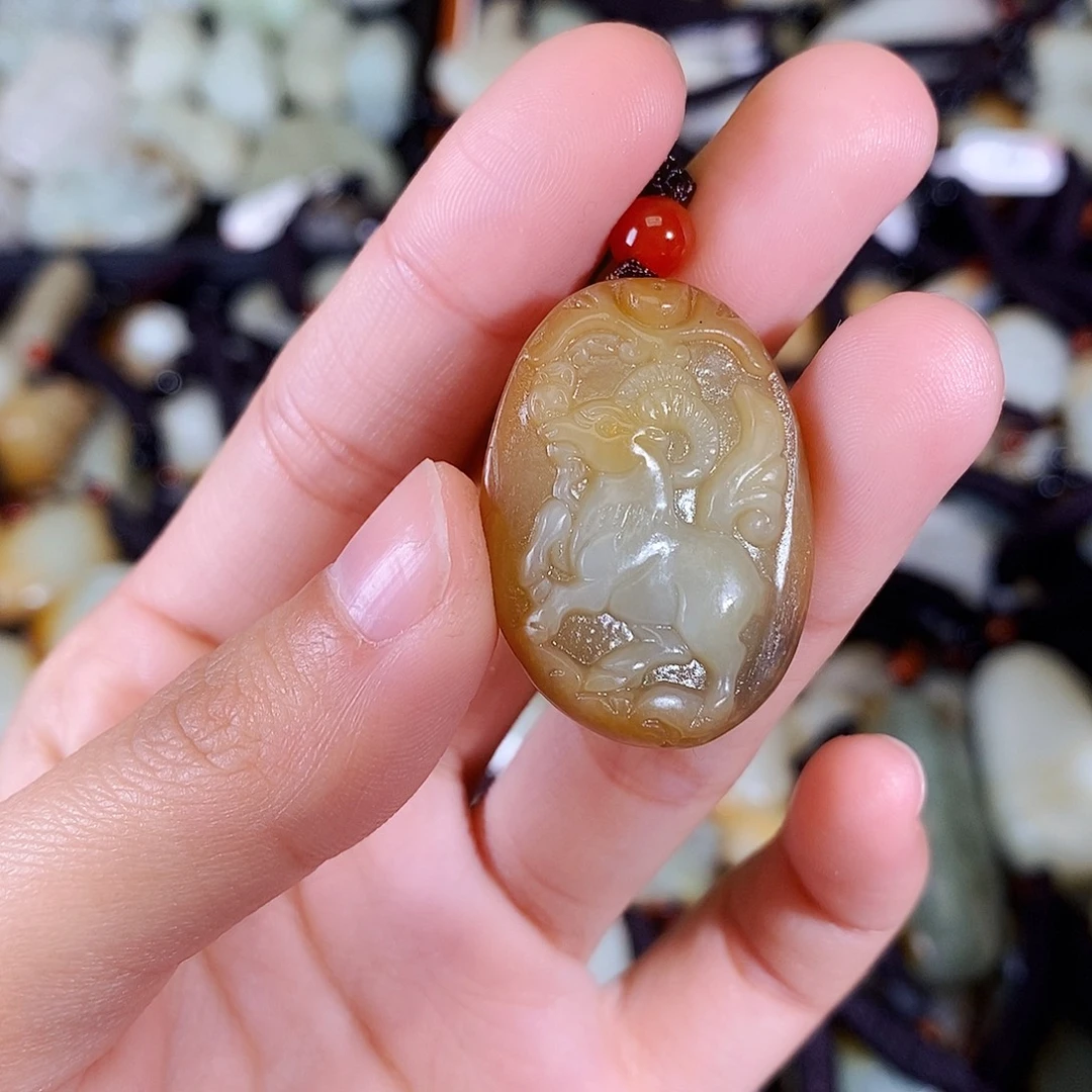 和田玉未镶嵌颈饰