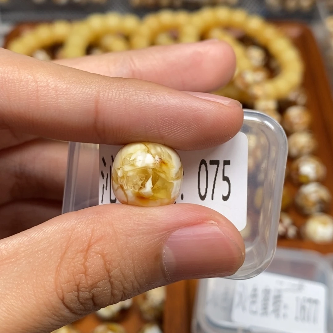 把件猴头核桃沁色圆珠老型075
