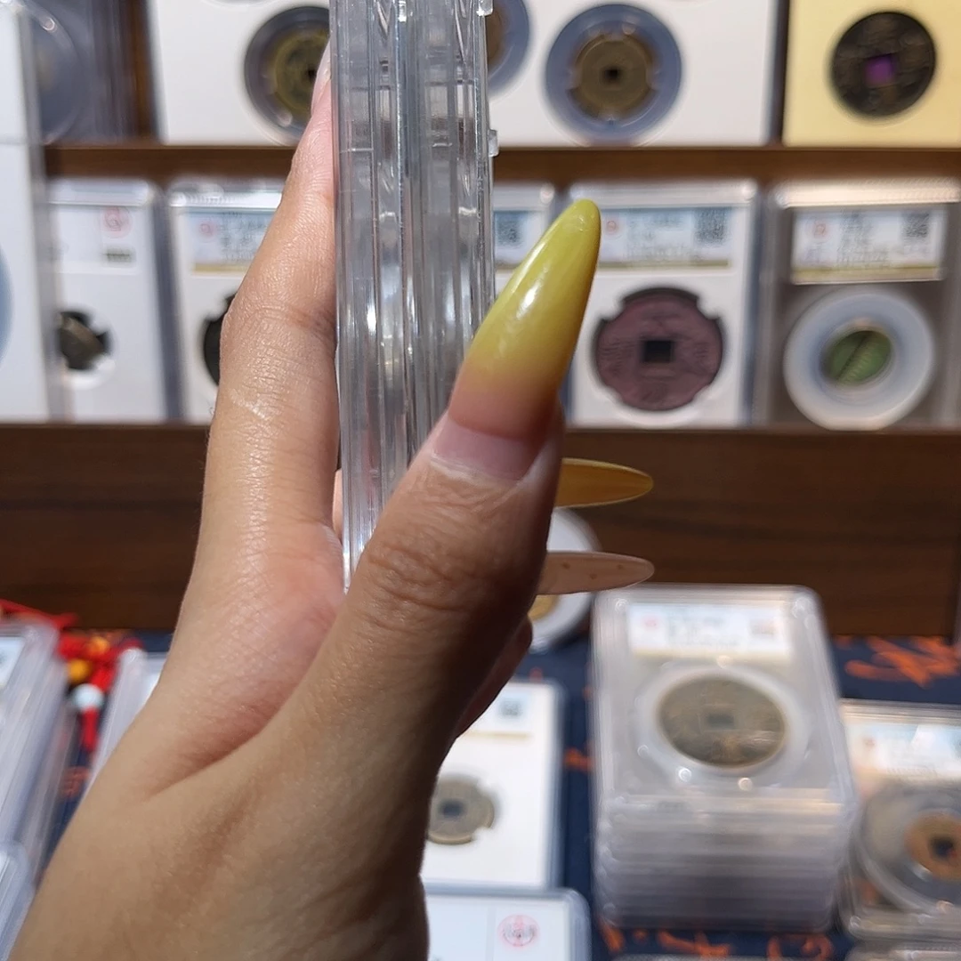 铜新m货泉 保真保老 85分 福利品