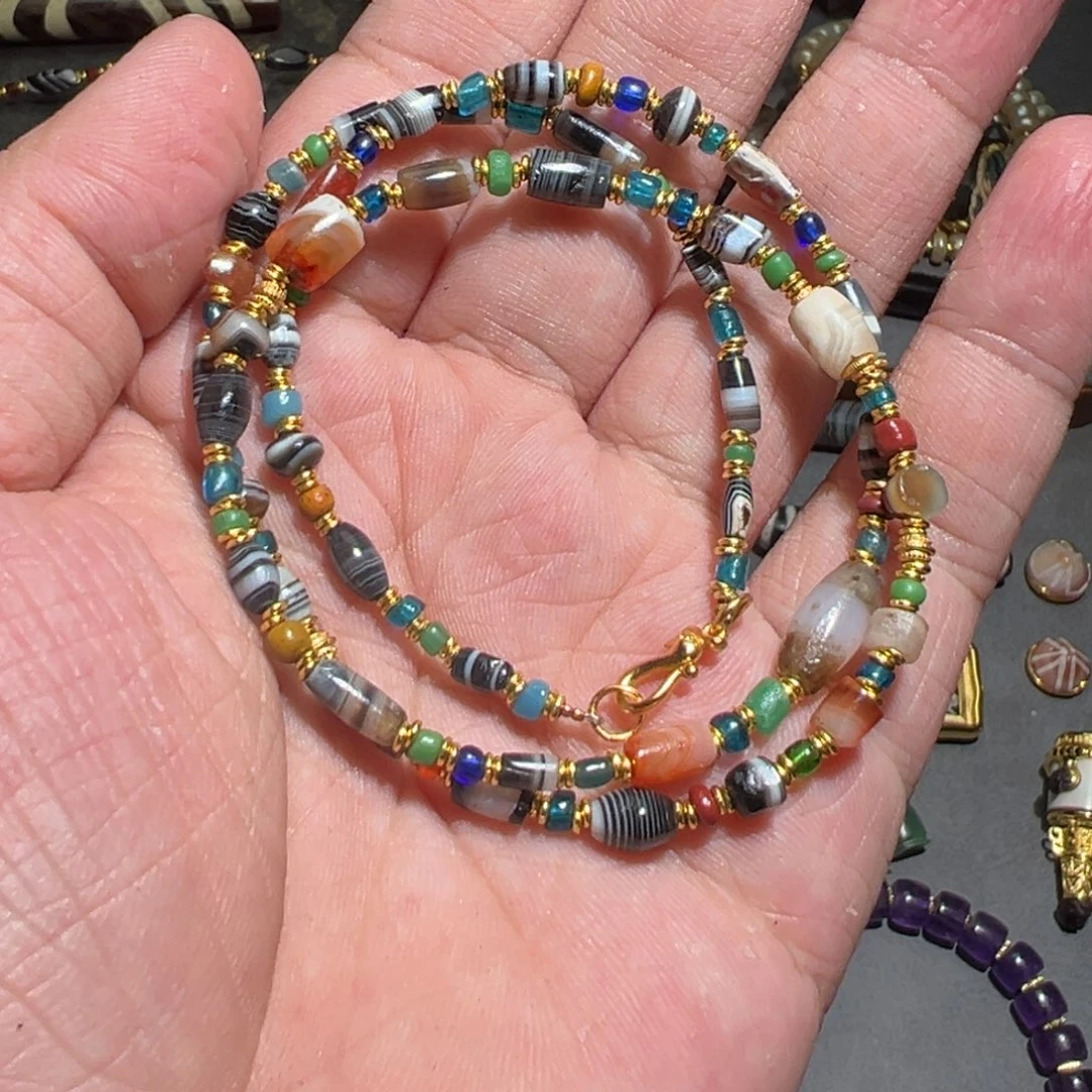 琉璃颈饰各种各样