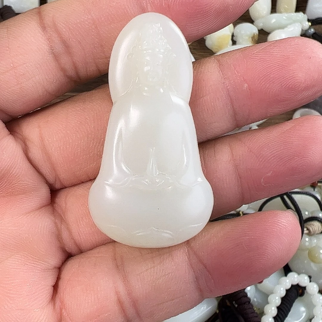 和田玉未镶嵌颈饰锋*