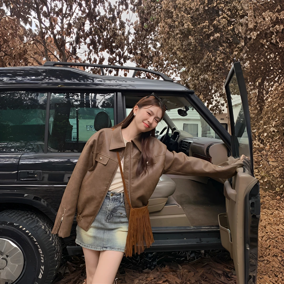 川西旅游早秋季美式新款咖色皮衣外套夹克老钱风女美拉德百搭穿搭