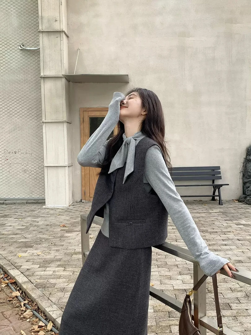 法式小香风衬衫马甲半身裙套装女2025早秋款气质轻熟高级感三件套