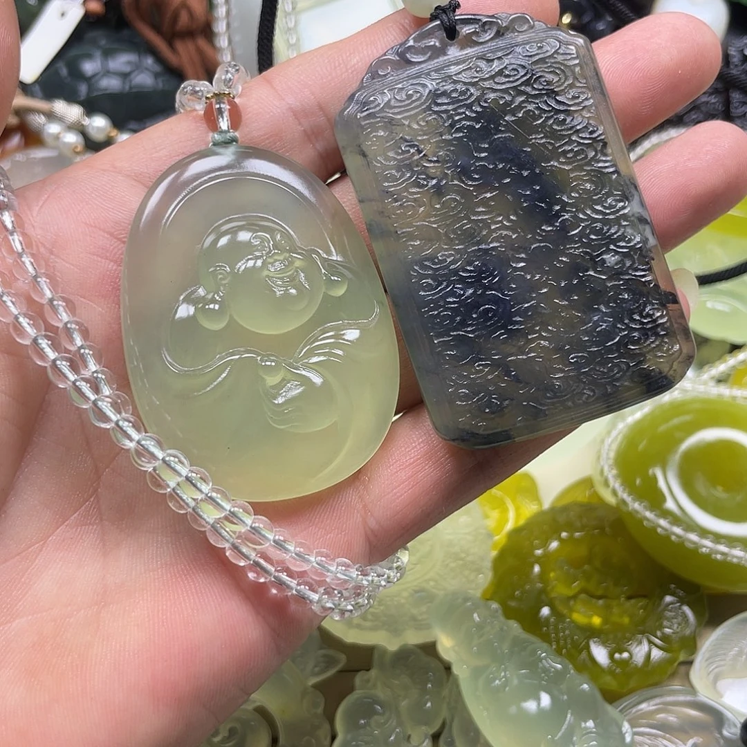 蛇纹石玉未镶嵌颈饰