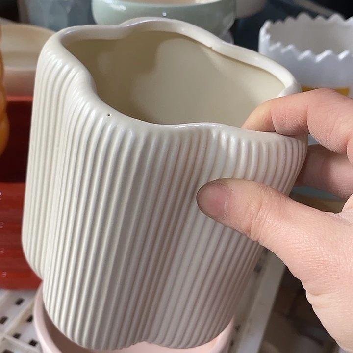 陶盆有孔 瑕疵针孔漏釉介意勿拍外口 12外高14