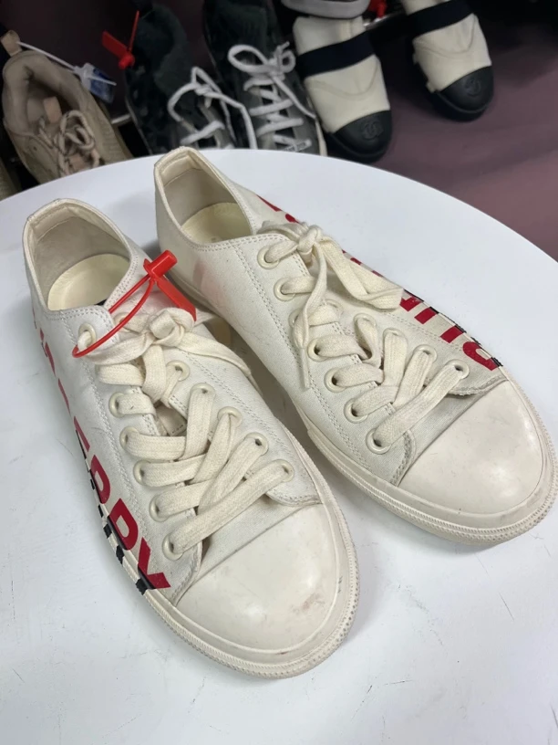 99新 BURBERRY/博柏利 白色 平底鞋 侧边logo 41码