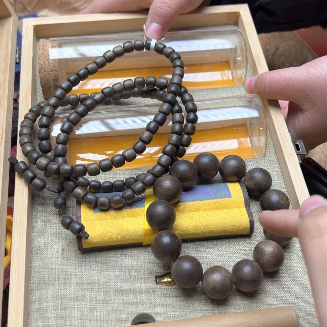 大叶紫檀（黑酸枝木类）