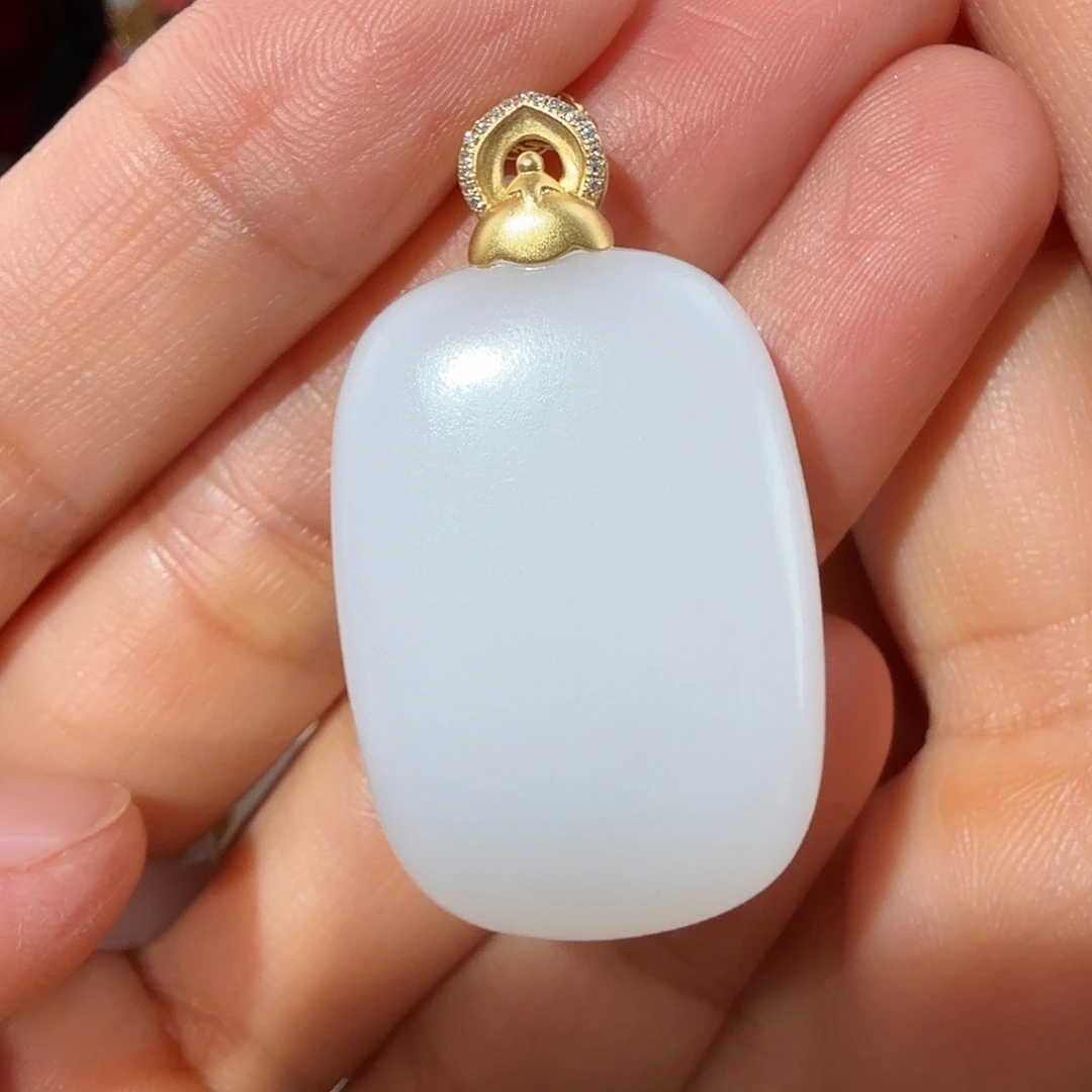 和田玉18K金镶嵌颈饰