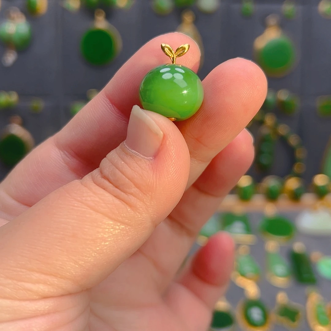 和田玉（碧玉）18K金镶嵌吊坠(不含链)