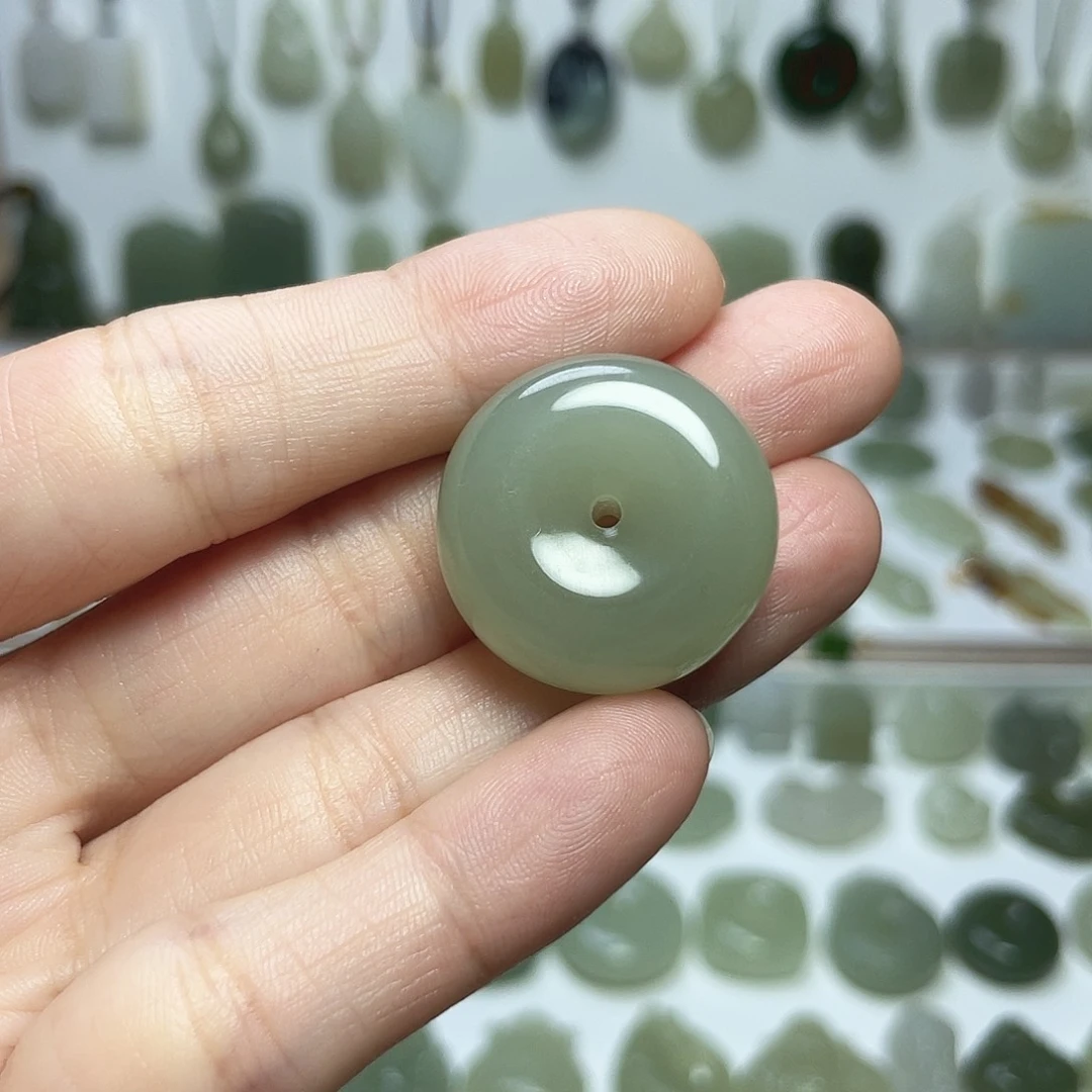 颈饰未镶嵌和田玉别***?