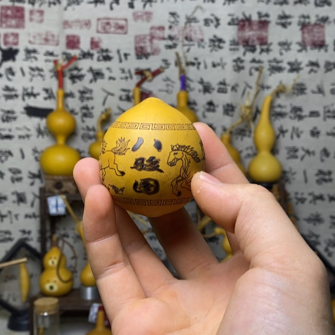 葫芦手把墨刻八骏图