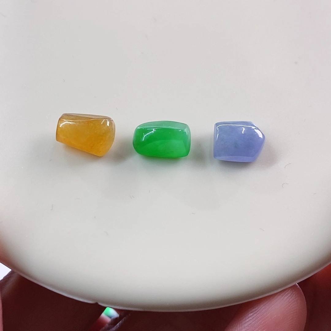 散珠翡翠一手随形
