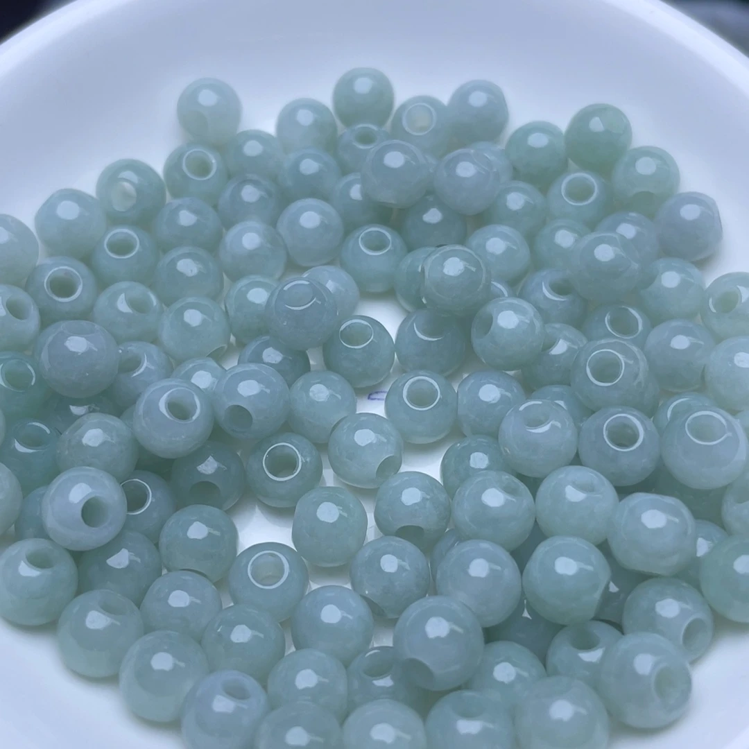 翡翠散珠卡7.3豆绿大孔26个