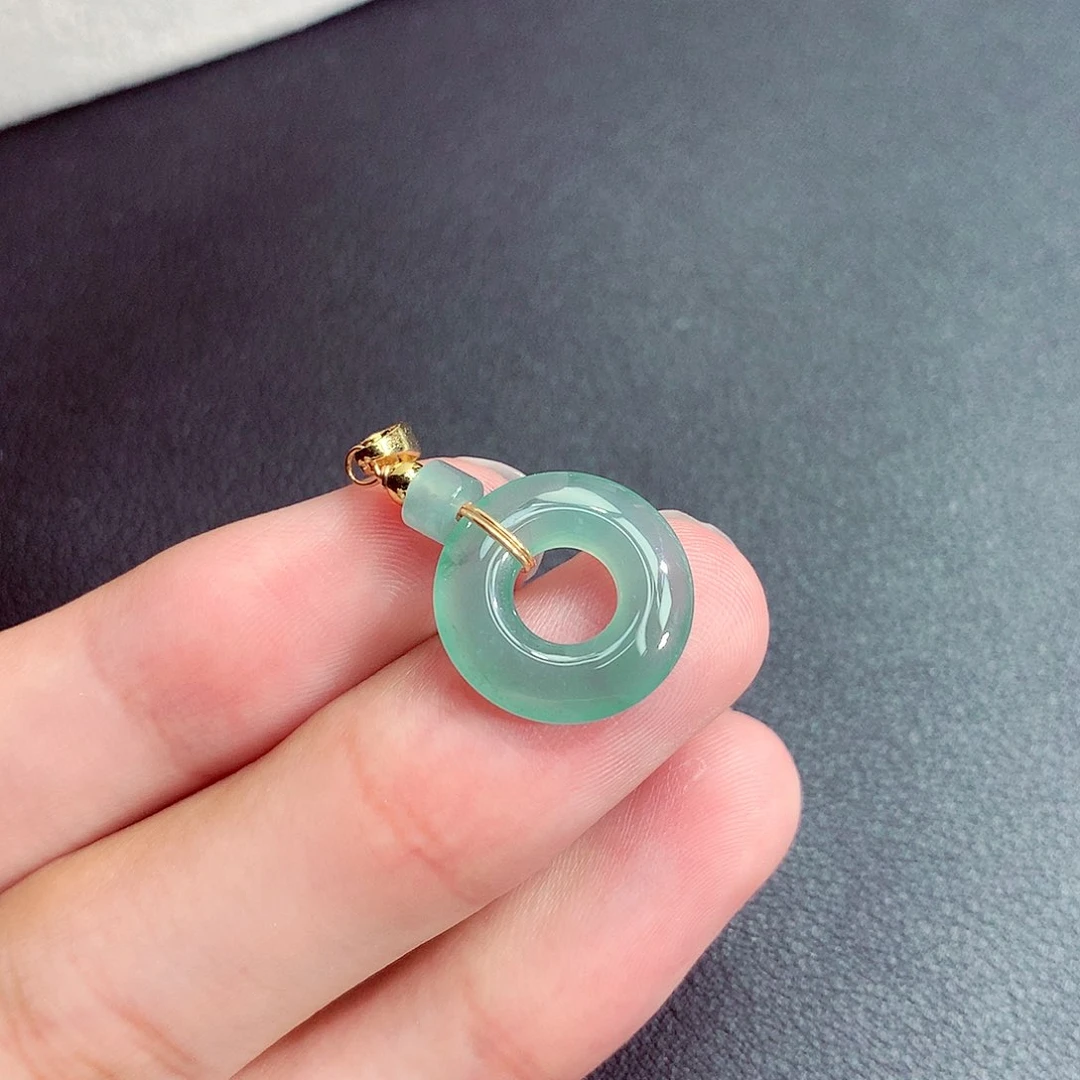 翡翠未镶嵌颈饰挂件