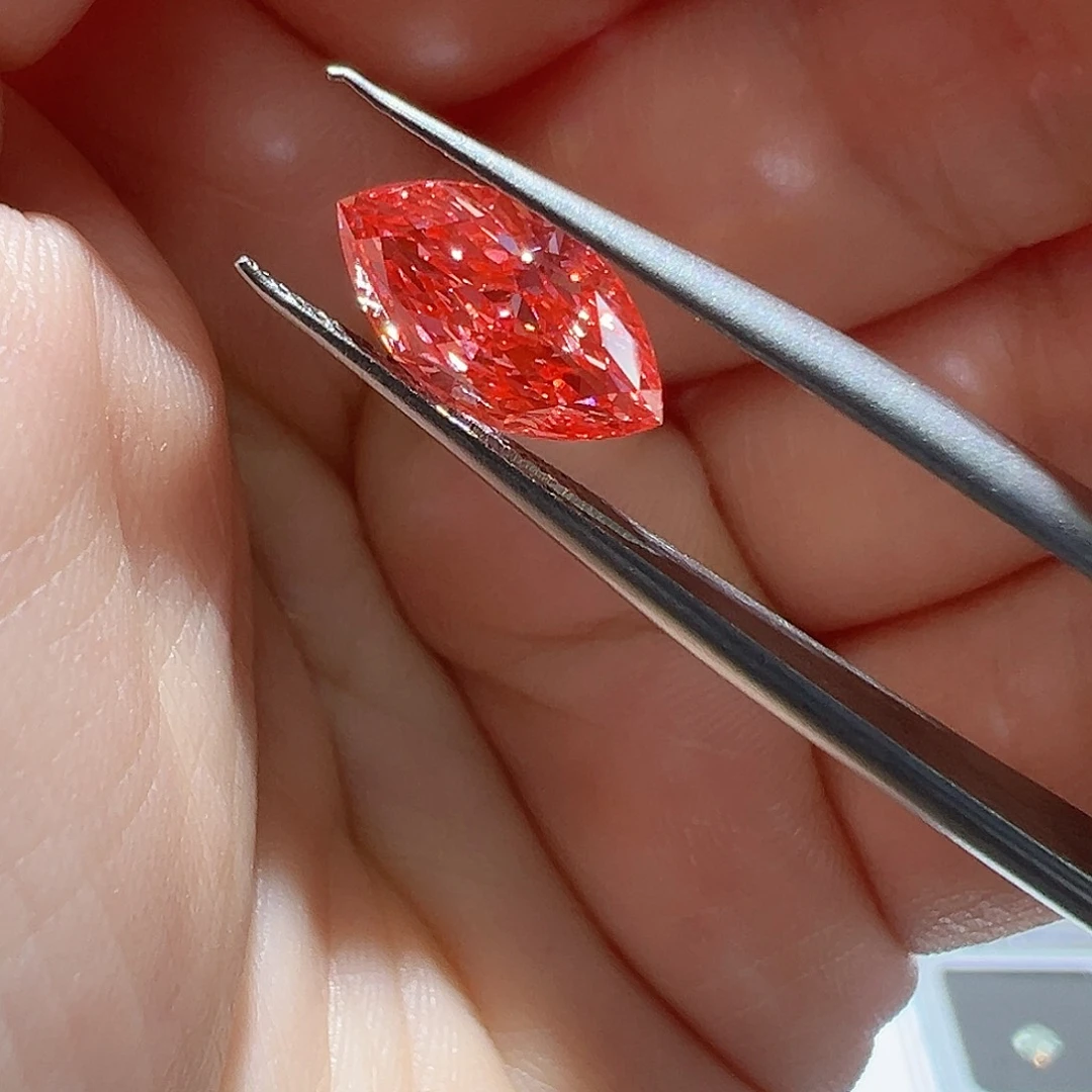合成钻石裸石红色马眼2.03ct