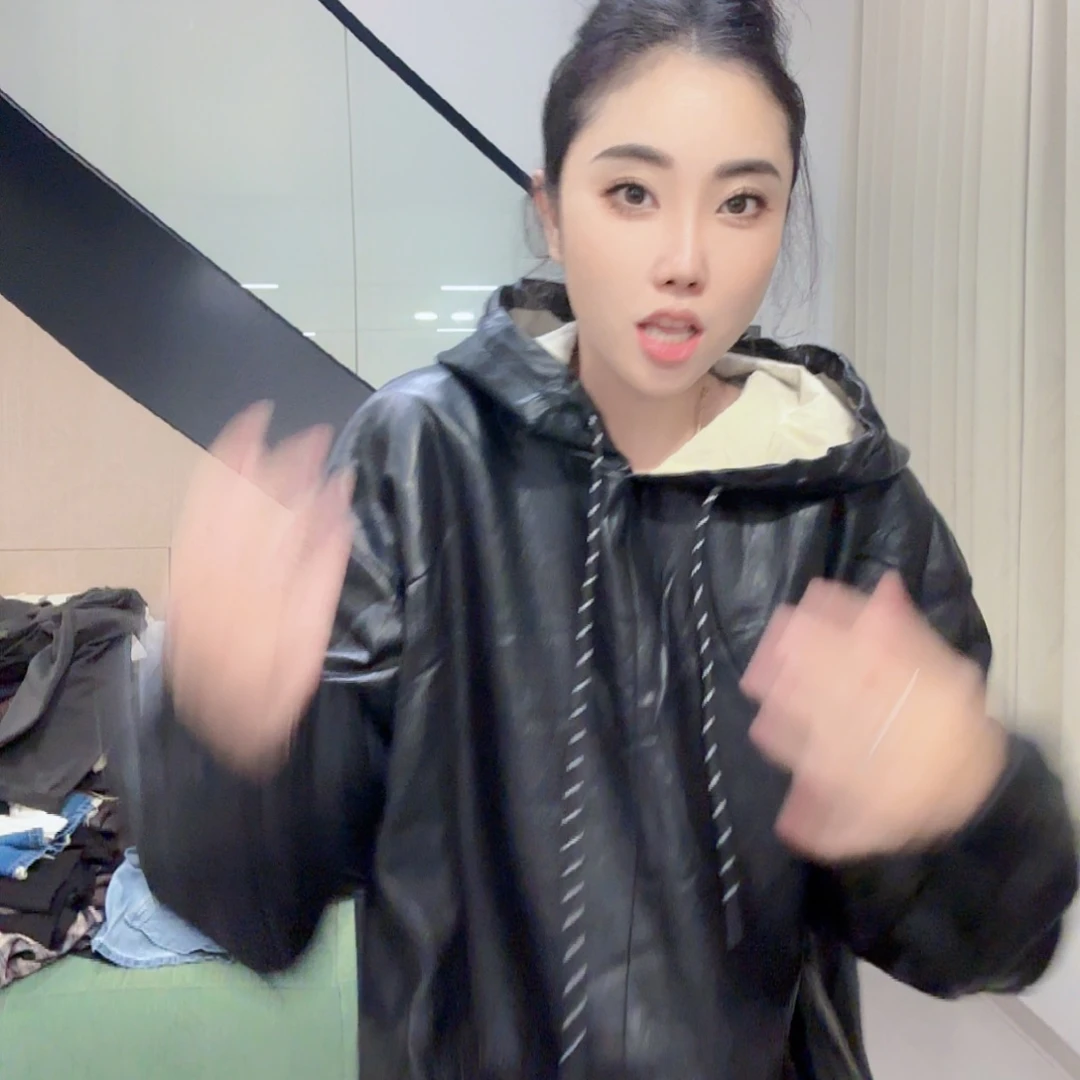 连帽皮衣646466466565