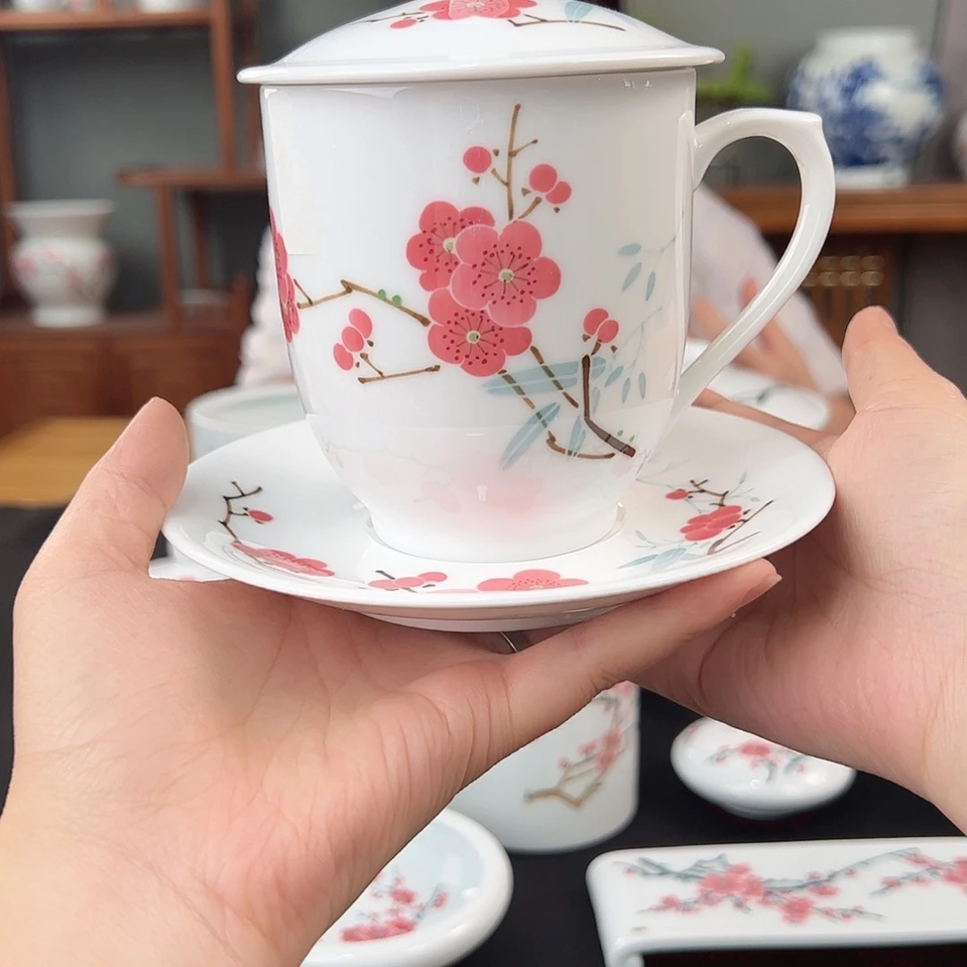 玉泥 红梅2号胜利杯，微瑕