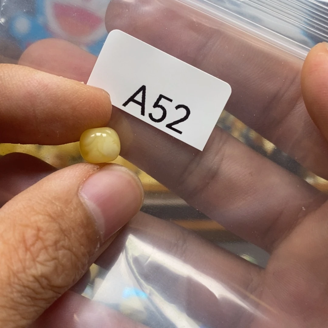 蜜蜡裸石未镶嵌雯直发