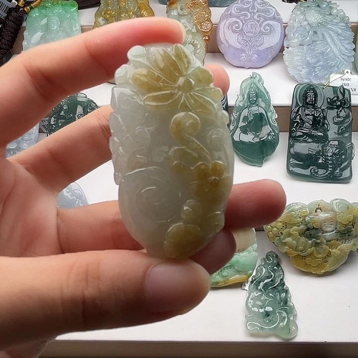 翡翠未镶嵌颈饰挂件
