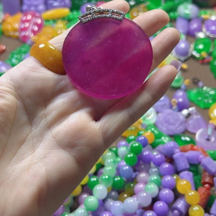 翡翠未镶嵌颈饰吊坠