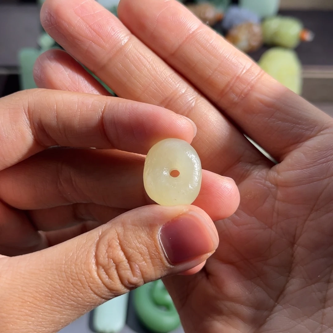 和田玉未镶嵌颈饰雪**娆定制