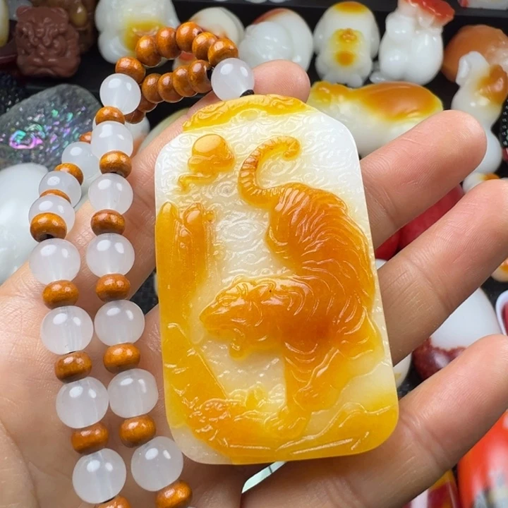 新疆戈壁五彩石金丝