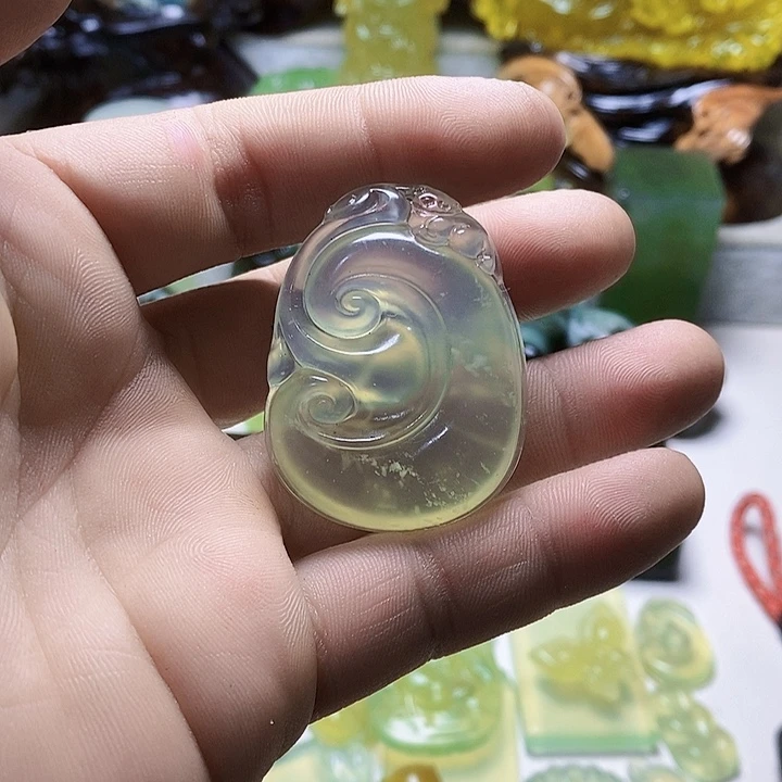 蛇纹石玉未镶嵌挂件