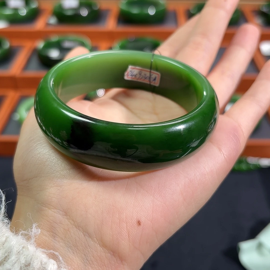 和田玉（碧玉）未镶嵌手镯红皮白加绿5758