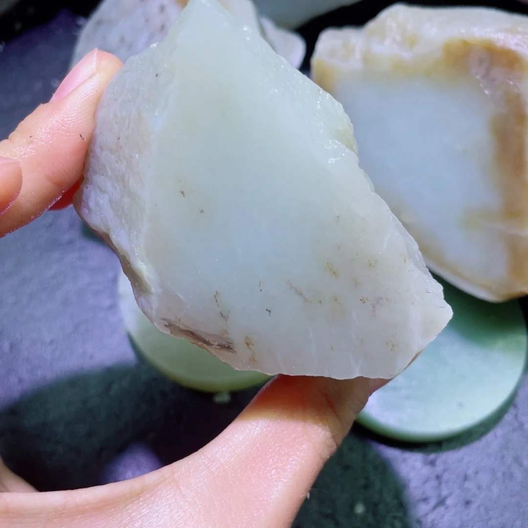 和田玉未镶嵌珠宝半成品