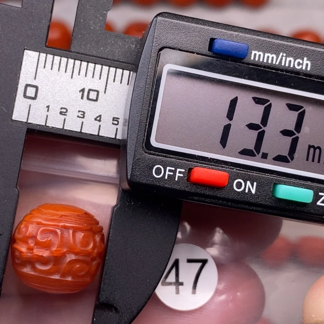 南红玛瑙未镶嵌配饰有瑕疵