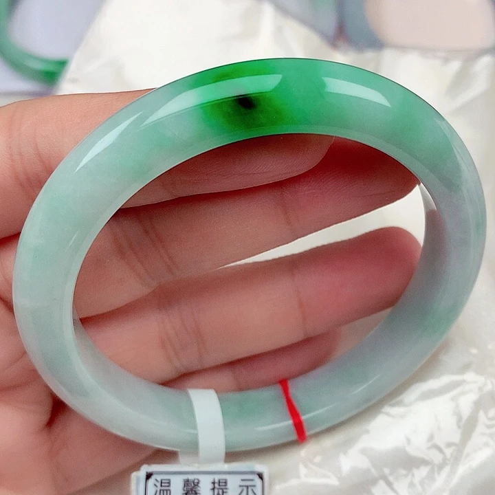翡翠未镶嵌手镯63～64飘阳绿大圈口手镯
