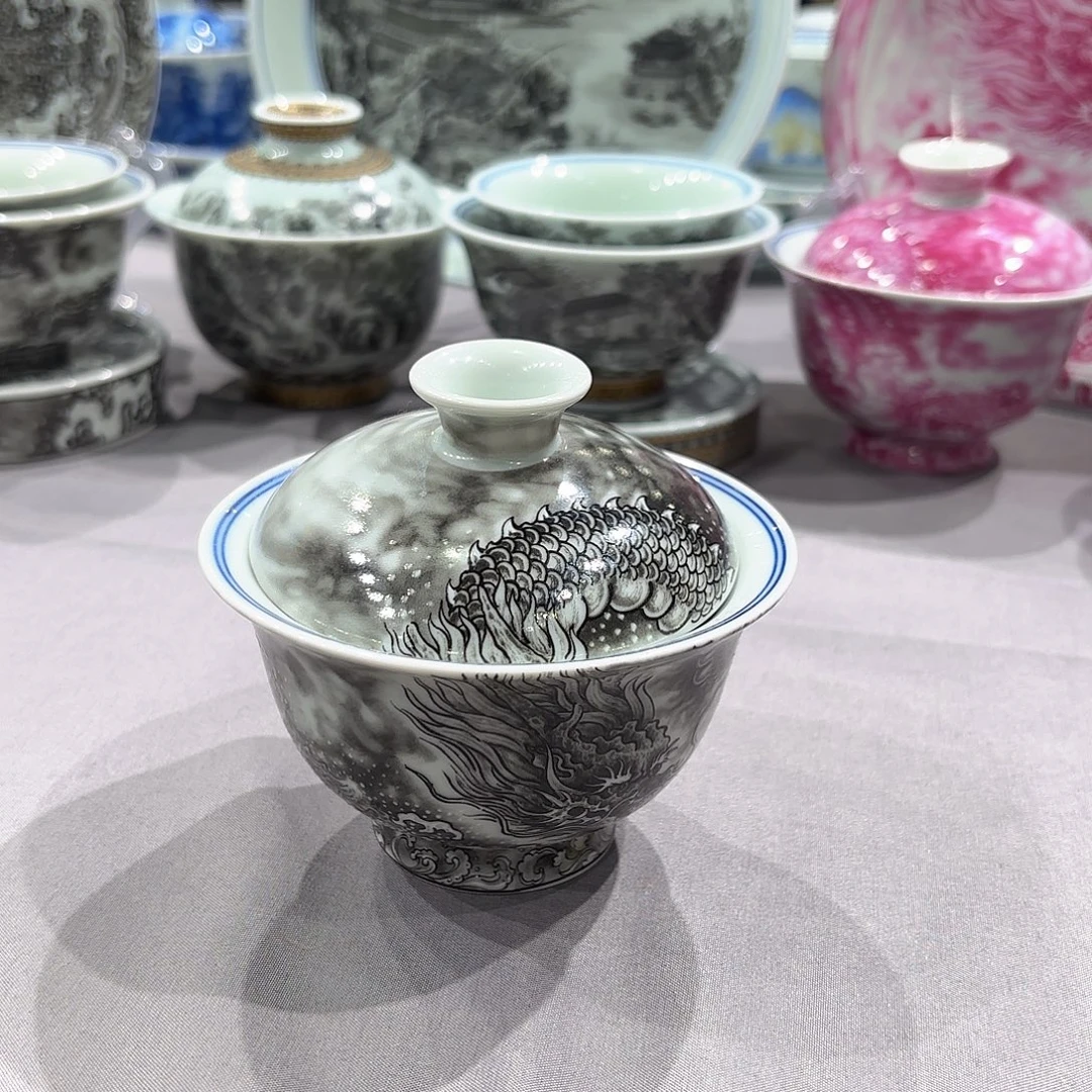 瓷片景德镇瓷器精品陈列