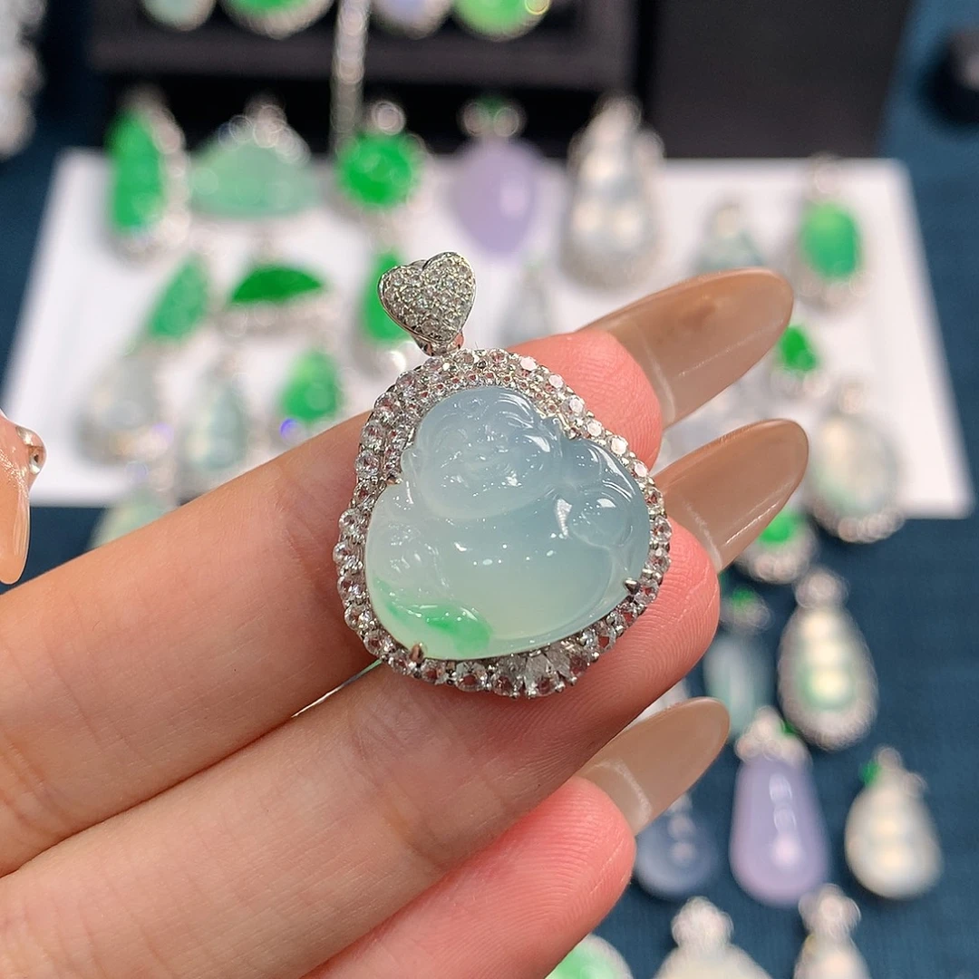 翡翠18K金镶嵌颈饰白蓝宝佛公