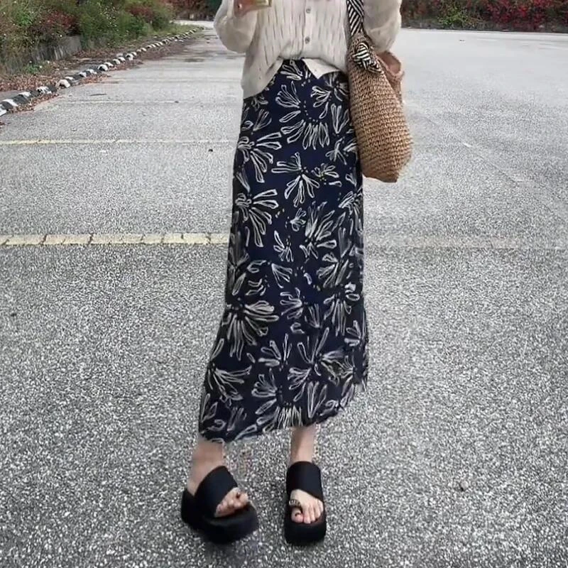 气质百搭松紧腰垂坠感碎花半身裙女2025夏季新款中长款开叉直筒裙
