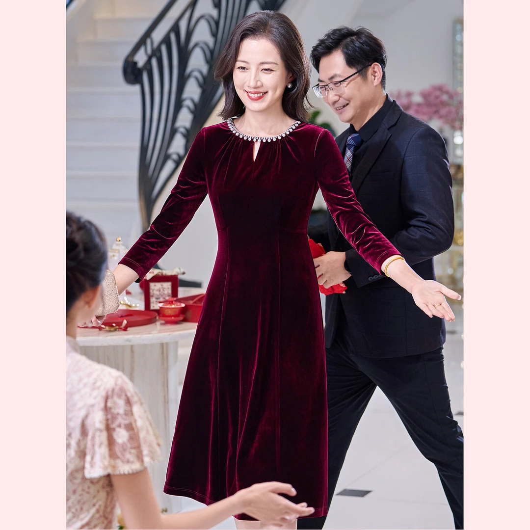 金丝绒礼服喜妈妈装高贵气质婆婆旗袍裙结婚敬酒服大码秋冬款