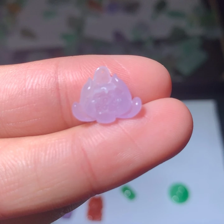 翡翠未镶嵌颈饰挂件