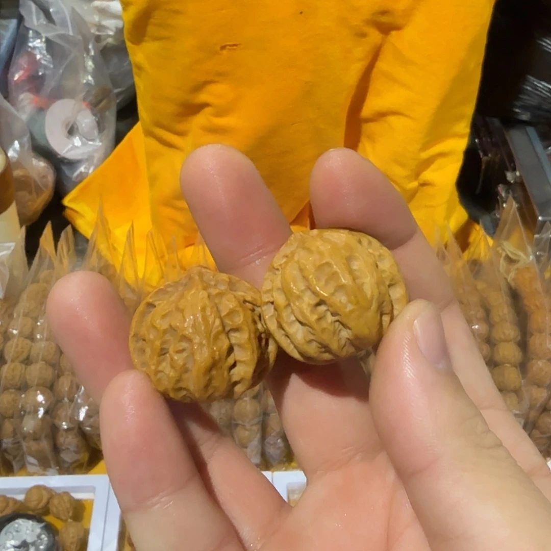 饮***人吊坠猴头核桃一对尺寸27左右7-17