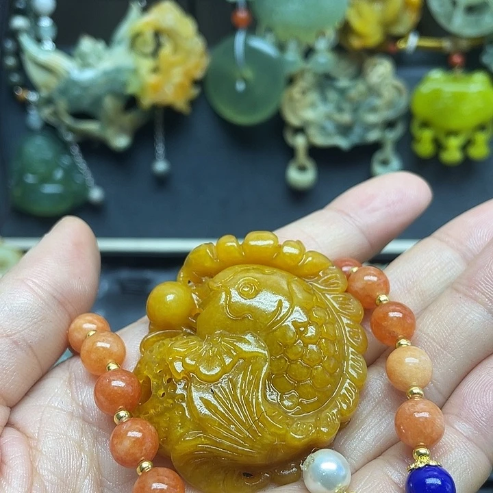未镶嵌蛇纹石玉颈饰悦*