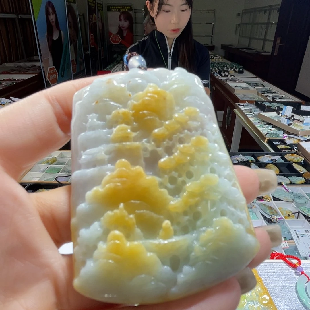 翡翠未镶嵌颈饰一