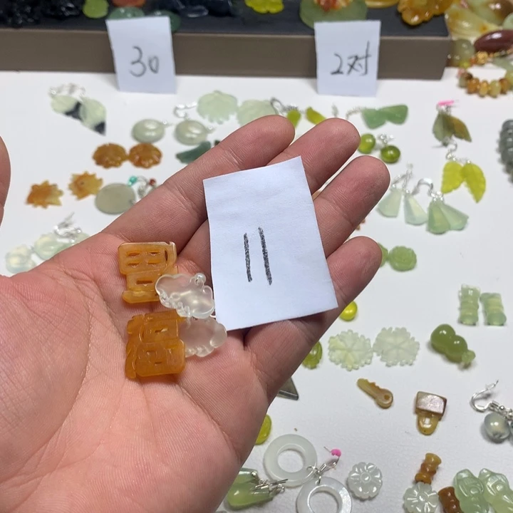 蛇纹石玉耳钉足银镀金镶嵌?****?
